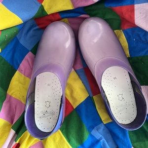 Dansko Translucent Lilac Professional Clogs 39/8.5 GUC